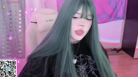 Snapshot of selena___cute chatting on 05-13-26, 06:11 Selena online show from 05-13-26, 06:11