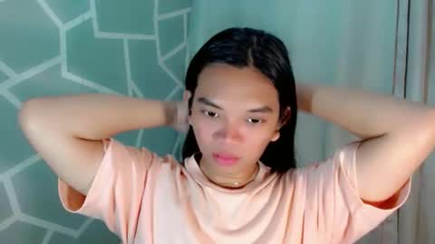 Selena online show from 03-23-26, 11:42