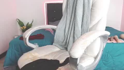 Selena online show from 01-27-25, 10:49