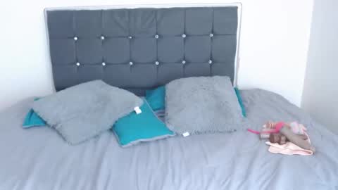 Selena online show from 10-01-25, 05:52