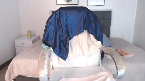 Selena online show from 04-09-26, 07:08