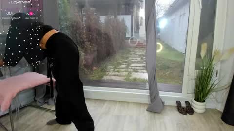 Selena online show from 12-27-24, 08:24