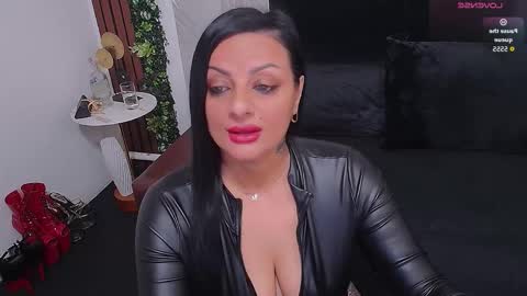 Selene online show from 11-18-25, 05:45