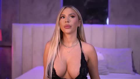 Selena online show from 01-09-26, 09:56