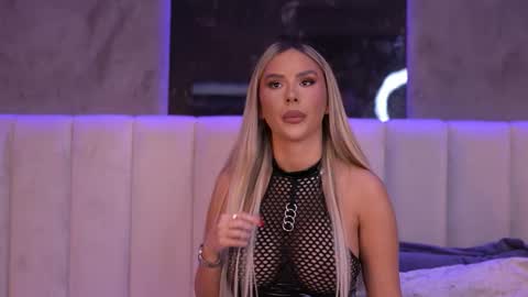 Selena online show from 01-10-26, 11:34