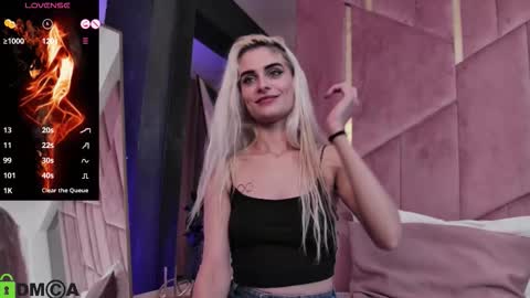 Selena online show from 12-05-25, 06:11