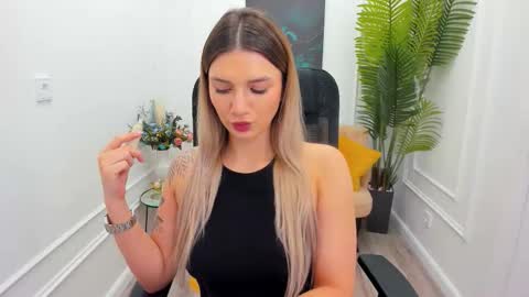 selenaemoore online show from 11-14-25, 07:45