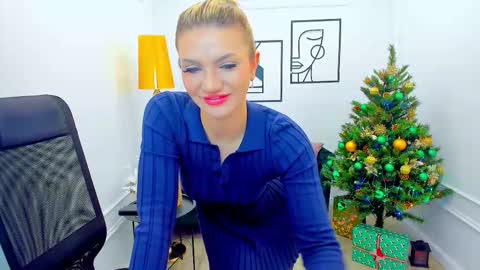 Snapshot of selenaemoore chatting on 12-20-25, 05:25 selenaemoore online show from 12-20-25, 05:25