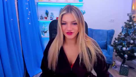 Snapshot of selenaemoore chatting on 12-23-25, 03:15 selenaemoore online show from 12-23-25, 03:15