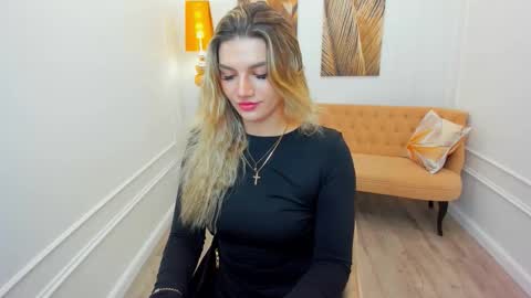 Snapshot of selenaemoore chatting on 02-04-26, 03:23 selenaemoore online show from 02-04-26, 03:23