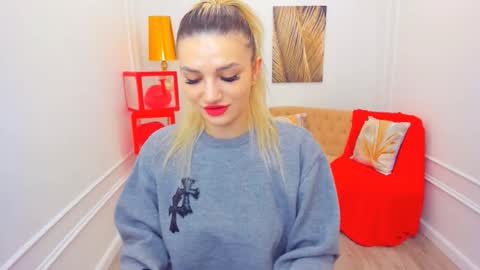 Snapshot of selenaemoore chatting on 02-15-26, 07:21 selenaemoore online show from 02-15-26, 07:21