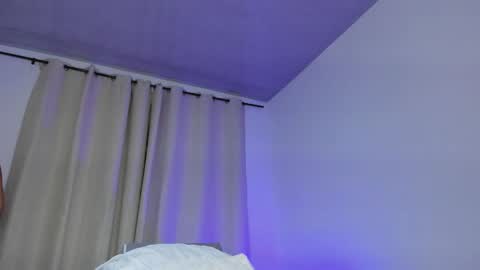 selenafox online show from 09-19-25, 01:51