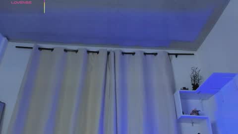 selenafox online show from 11-12-25, 02:01