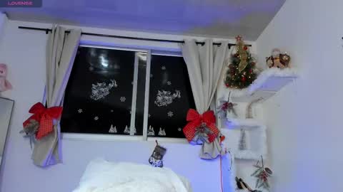 selenafox online show from 11-19-25, 02:00