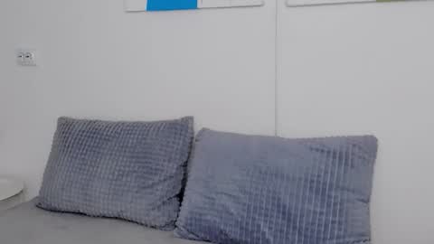 Snapshot of selenarousey chatting on 11-15-25, 07:49 Selena online show from 11-15-25, 07:49