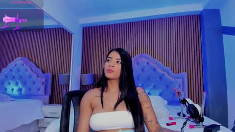 selenastonne online show from 09-17-25, 08:54