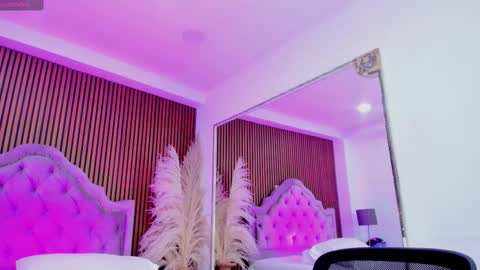 selenastonne online show from 12-21-25, 02:24