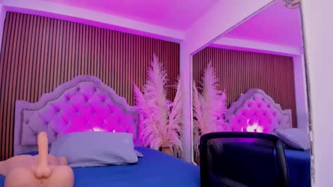 selenastonne online show from 12-22-25, 08:06