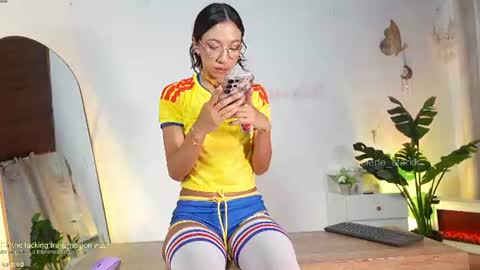  Sel Your Little butterfly  online show from 07-04-26, 01:12
