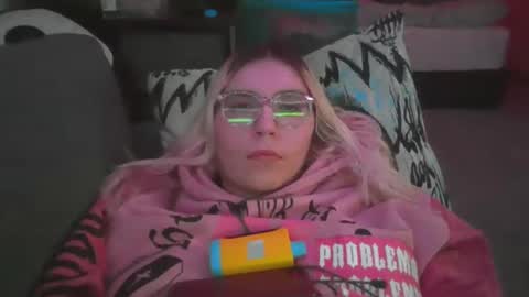 Snapshot of selenebaby chatting on 12-26-24, 09:58 Selene online show from 12-26-24, 09:58