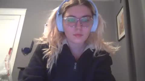 Snapshot of selenebaby chatting on 01-20-25, 03:15 Selene online show from 01-20-25, 03:15