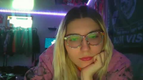 Snapshot of selenebaby chatting on 02-05-25, 08:57 Selene online show from 02-05-25, 08:57