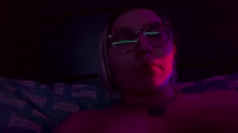 Snapshot of selenebaby chatting on 02-14-25, 05:30 Selene online show from 02-14-25, 05:30