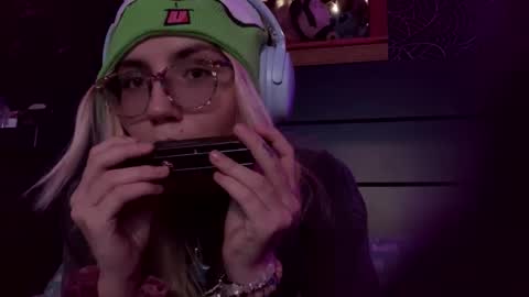 Snapshot of selenebaby chatting on 02-15-25, 07:39 Selene online show from 02-15-25, 07:39