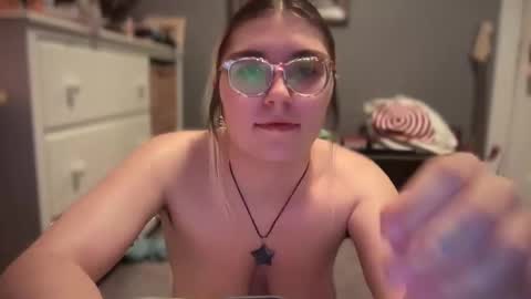 Snapshot of selenebaby chatting on 03-10-25, 01:12 Selene online show from 03-10-25, 01:12