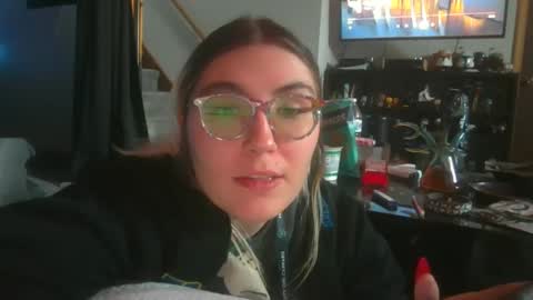 Snapshot of selenebaby chatting on 03-10-25, 05:18 Selene online show from 03-10-25, 05:18