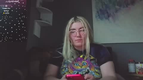 Selene online show from 04-15-26, 11:27