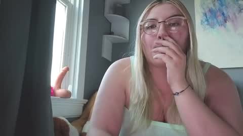 Selene online show from 04-16-26, 11:18