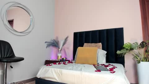 Selene Lujan online show from 11-12-25, 11:54