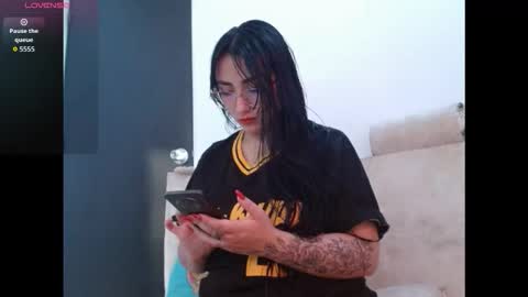 Snapshot of selenemore chatting on 11-03-25, 04:19 Selene online show from 11-03-25, 04:19