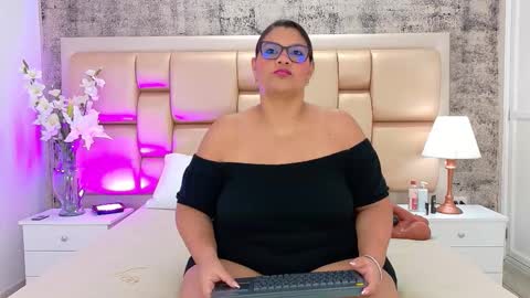 Selenna Cooper online show from 12-01-25, 11:48