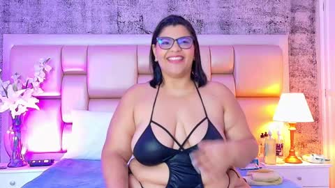Snapshot of selennacooper chatting on 06-02-26, 11:56 Selenna Cooper online show from 06-02-26, 11:56