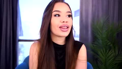 Snapshot of selennevoss chatting on 06-26-26, 08:30 Selenne online show from 06-26-26, 08:30