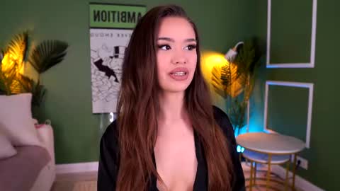 Snapshot of selennevoss chatting on 07-17-26, 10:00 Selenne online show from 07-17-26, 10:00