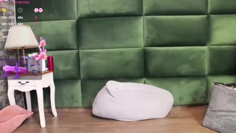 Selen online show from 10-12-25, 07:02