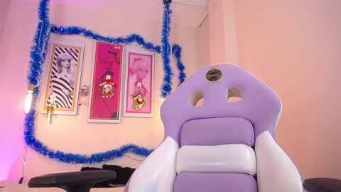 Snapshot of seleny_fitness chatting on 12-19-24, 04:57 Mayte online show from 12-19-24, 04:57