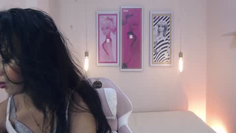 Snapshot of seleny_fitness chatting on 01-27-25, 01:19 Mayte online show from 01-27-25, 01:19