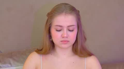 SelinSwarovski online show from 09-26-25, 04:22