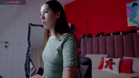 Snapshot of sellashine chatting on 01-14-25, 01:47 Nicole online show from 01-14-25, 01:47