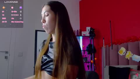 Snapshot of sellashine chatting on 09-26-25, 01:42 Nicole online show from 09-26-25, 01:42