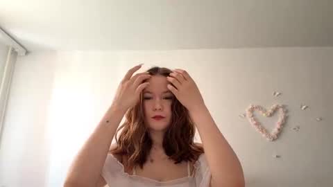 Snapshot of selmacalumag chatting on 06-20-26, 03:20 Lily online show from 06-20-26, 03:20