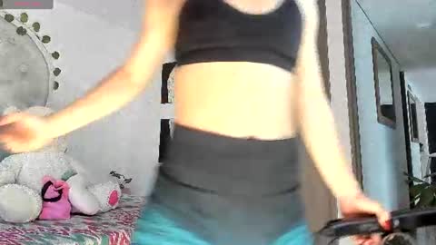 Snapshot of selyn_ chatting on 06-11-26, 11:08 Selyn online show from 06-11-26, 11:08