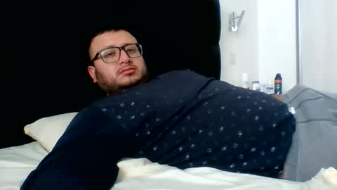 Snapshot of sementalpajero chatting on 10-19-25, 03:01 sementalpajero online show from 10-19-25, 03:01