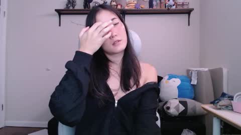 Snapshot of sen_and_sin chatting on 10-15-25, 12:33 Sen online show from 10-15-25, 12:33