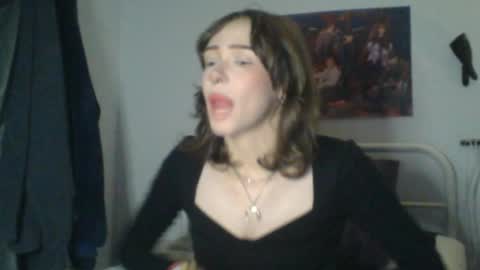 goddess esme  online show from 10-11-25, 12:32