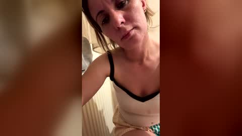 Snapshot of sennya_hayes chatting on 04-05-26, 06:27 Sennya online show from 04-05-26, 06:27